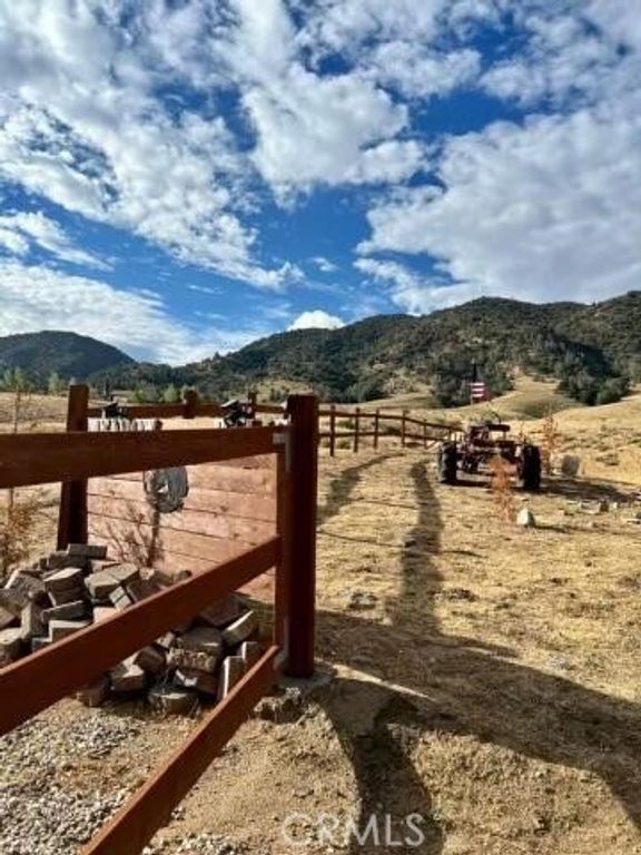 Image 8 of property listing at 19201 Ottawa Drive, Tehachapi, CA 93561