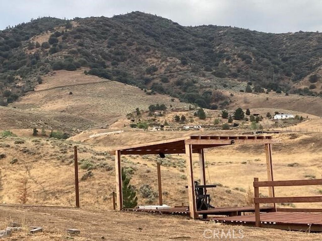 Image 9 of property listing at 19201 Ottawa Drive, Tehachapi, CA 93561