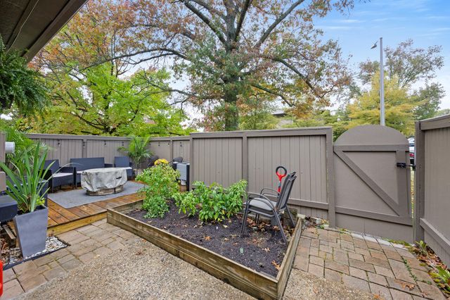 500 Laketower Drive 34, Lexington, KY 40502