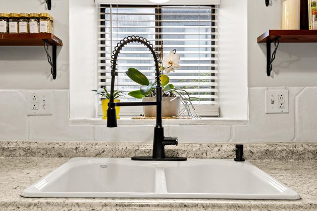 500 Laketower Drive 34, Lexington, KY 40502