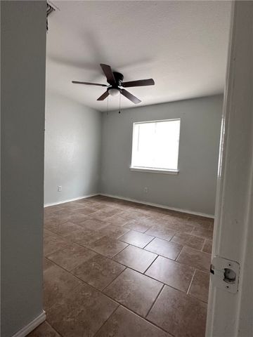 7941 Elk Dr, Corpus Christi, TX 78414