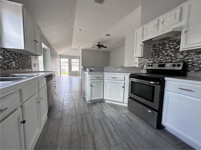 7941 Elk Dr, Corpus Christi, TX 78414