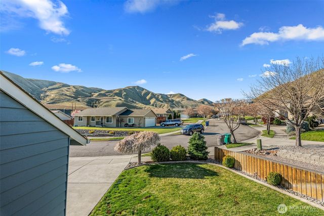 2063 Lasso Drive, Wenatchee, WA 98801