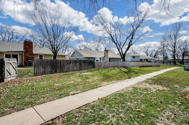 1547 N Caddy Ln, Wichita, KS 67212