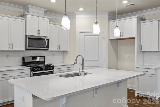 7006 Cornwallis Court, Iron Station, NC 28080