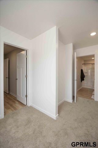 7921 N 94 Street, Omaha, NE 68122