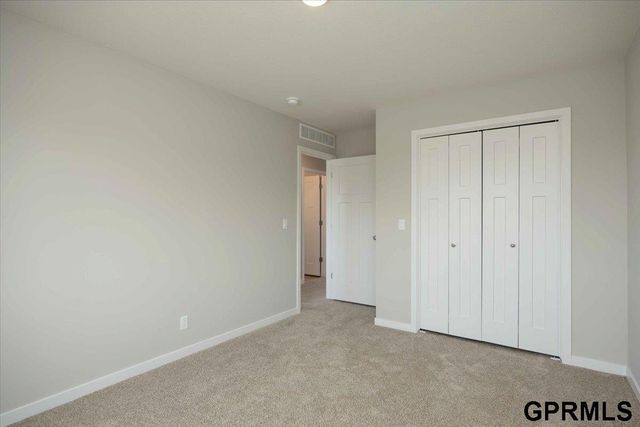 7921 N 94 Street, Omaha, NE 68122