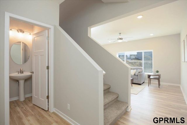 7921 N 94 Street, Omaha, NE 68122