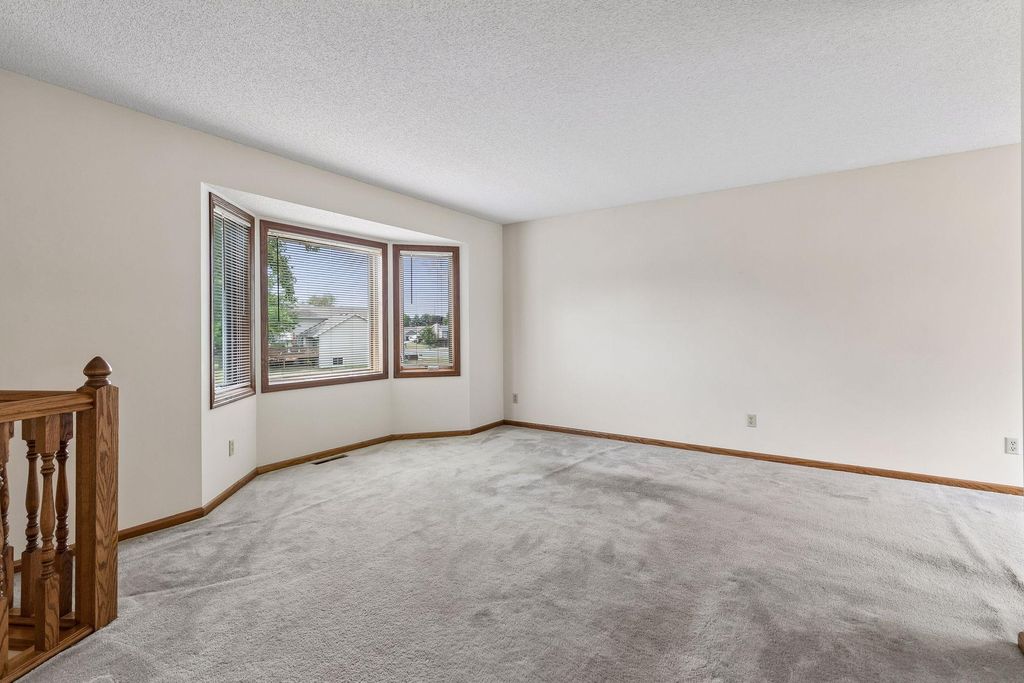 972 Pointe Way, Eagan, MN 55123 — photo 3