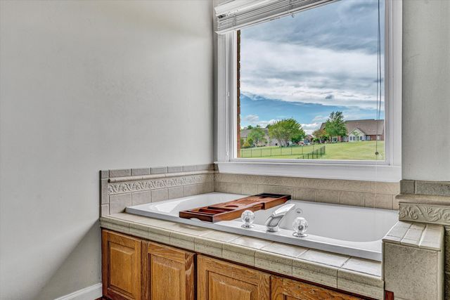 525 Scarlet DR, Daleville, VA 24083