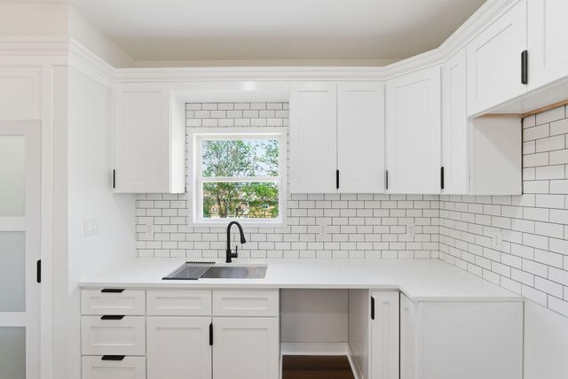 1269 Golden Gate Park, Lexington, KY 40517