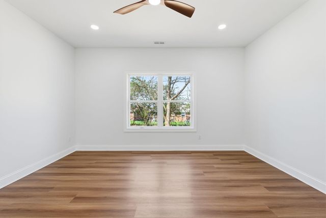 1269 Golden Gate Park, Lexington, KY 40517