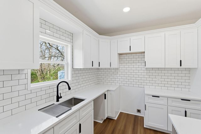 1269 Golden Gate Park, Lexington, KY 40517