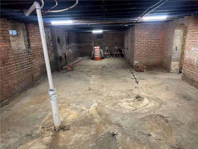 14620 Lake Shore Boulevard, Cleveland, OH 44110