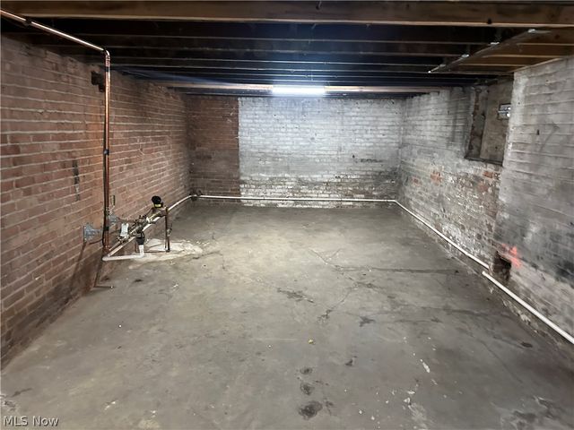 14620 Lake Shore Boulevard, Cleveland, OH 44110