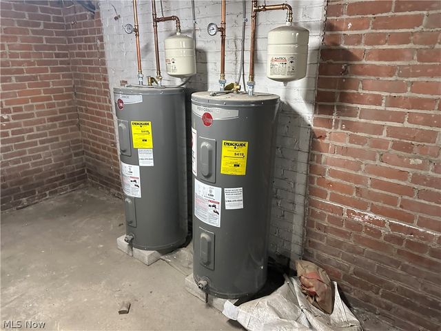 14620 Lake Shore Boulevard, Cleveland, OH 44110