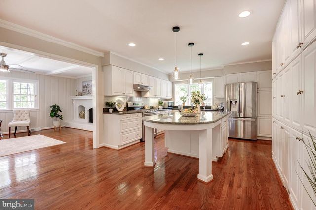 1813 HORSEBACK TRL, Vienna, VA 22182