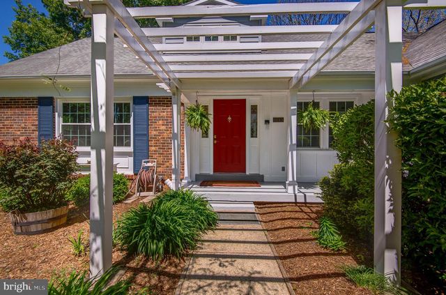 1813 HORSEBACK TRL, Vienna, VA 22182