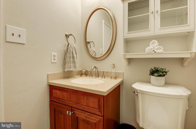 1813 HORSEBACK TRL, Vienna, VA 22182