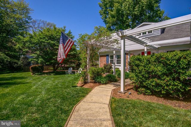 1813 HORSEBACK TRL, Vienna, VA 22182