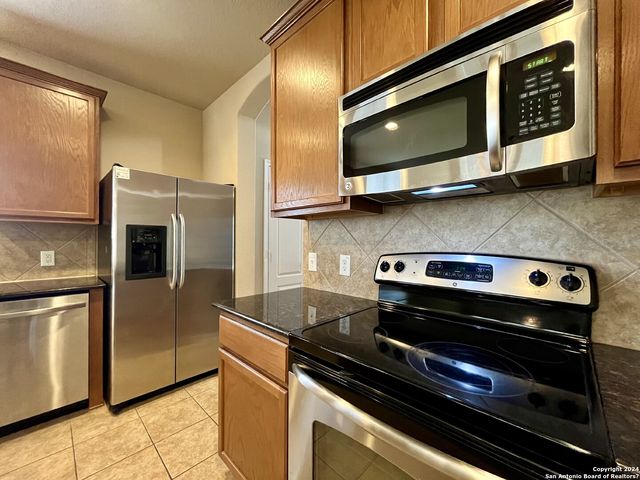 5117 Black Horse, Schertz, TX 78108