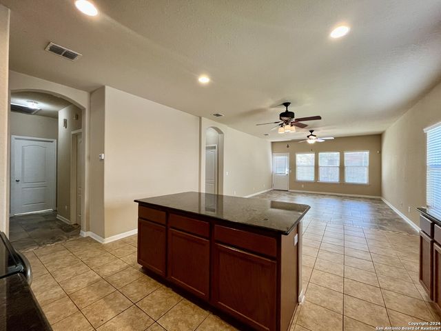 5117 Black Horse, Schertz, TX 78108