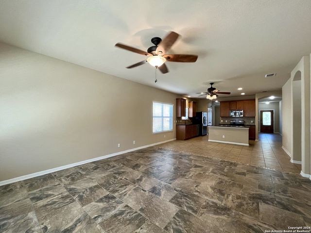 5117 Black Horse, Schertz, TX 78108