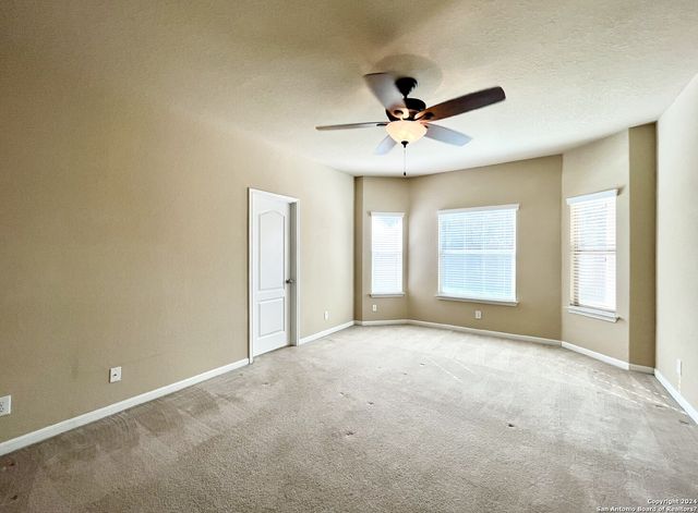 5117 Black Horse, Schertz, TX 78108