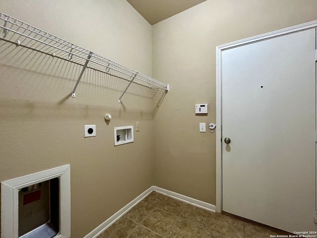 5117 Black Horse, Schertz, TX 78108