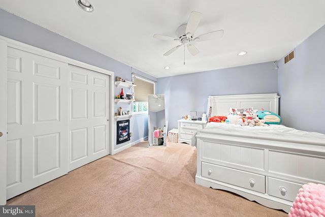 9 STONYBROOK CT, Medford, NJ 08055