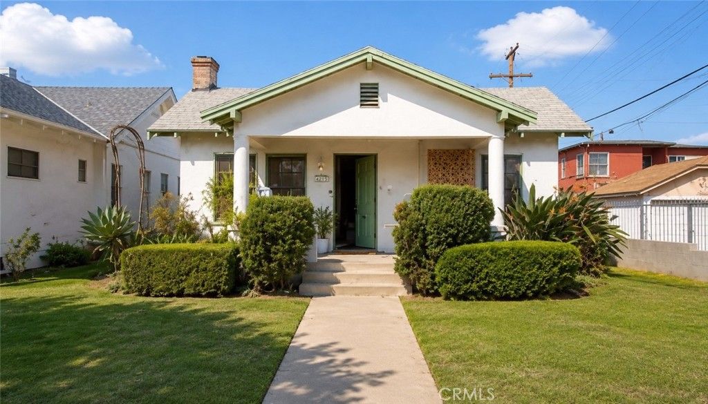 Image 2 of property listing at 4215 S Budlong, Los Angeles, CA 90037