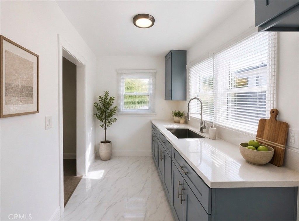 Image 4 of property listing at 4215 S Budlong, Los Angeles, CA 90037