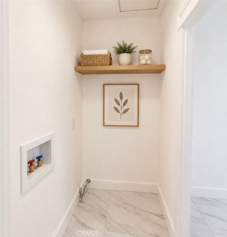 Image 6 of property listing at 4215 S Budlong, Los Angeles, CA 90037