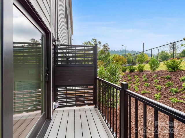 3 Lee Garden Lane 104, Asheville, NC 28801