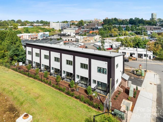 3 Lee Garden Lane 104, Asheville, NC 28801