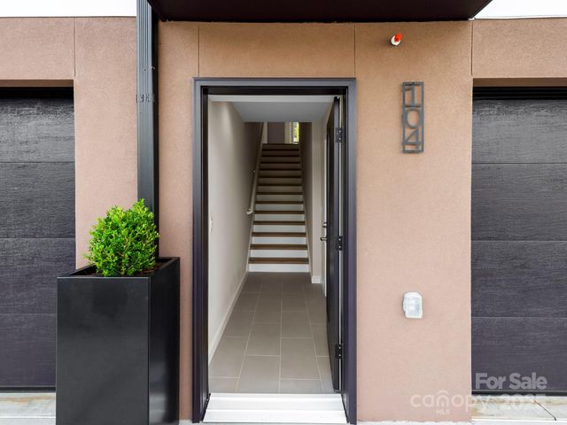 3 Lee Garden Lane 104, Asheville, NC 28801