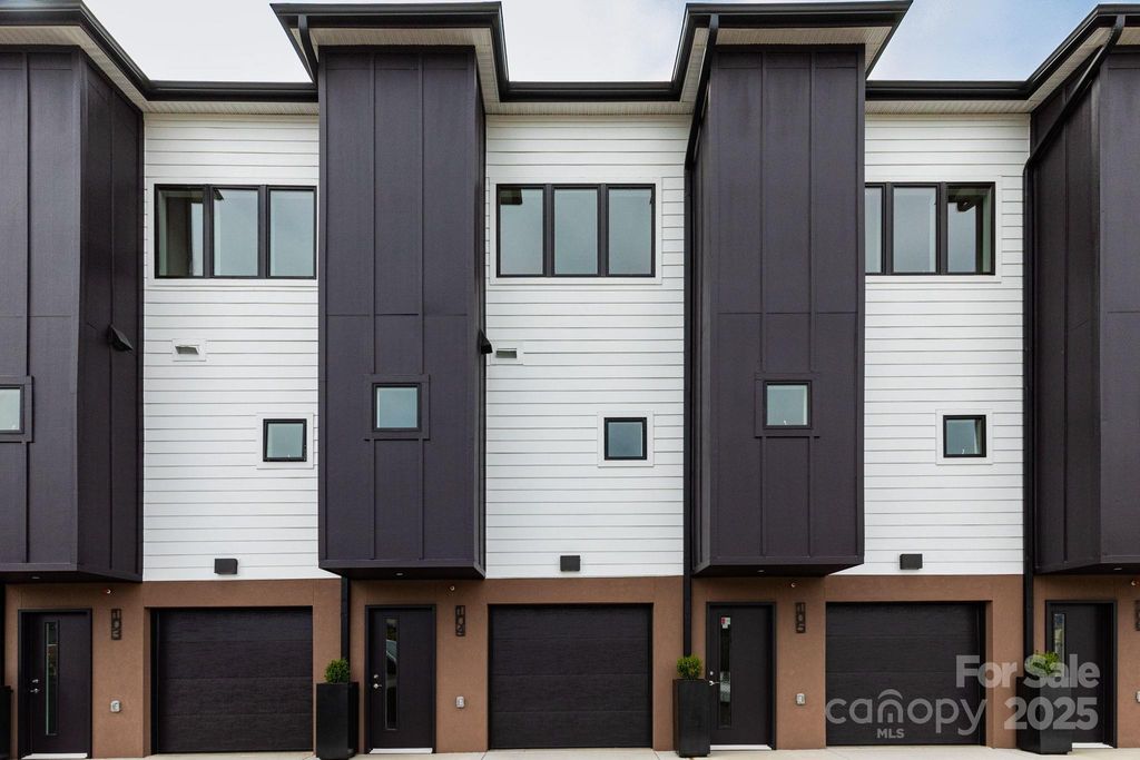 3 Lee Garden Lane 104, Asheville, NC 28801