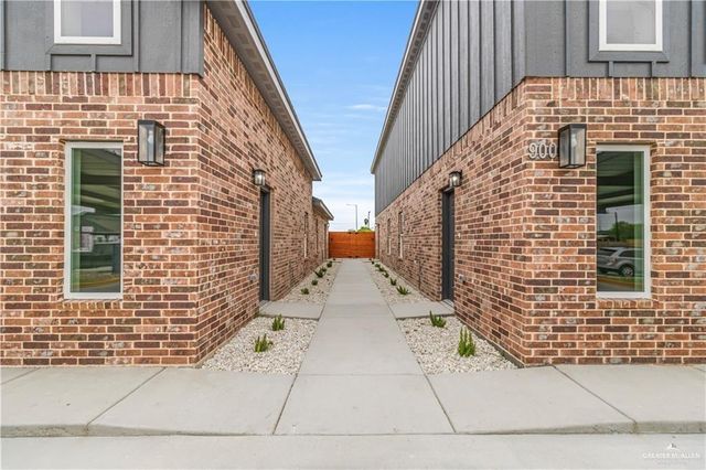 900 Hidden Hills Street, Mission, TX 78572