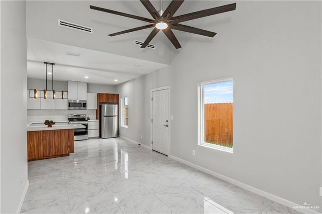 900 Hidden Hills Street, Mission, TX 78572