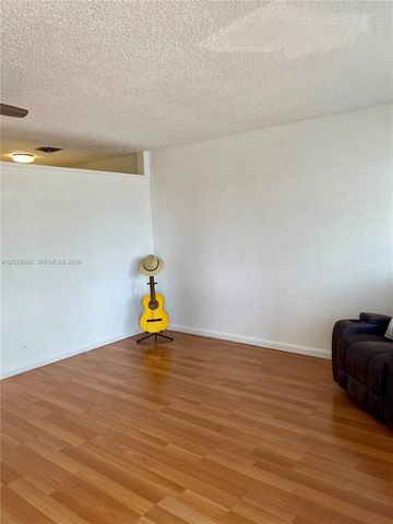 820 SW 11th Avenue 15B, Hallandale Beach, FL 33009