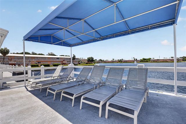 820 SW 11th Avenue 15B, Hallandale Beach, FL 33009