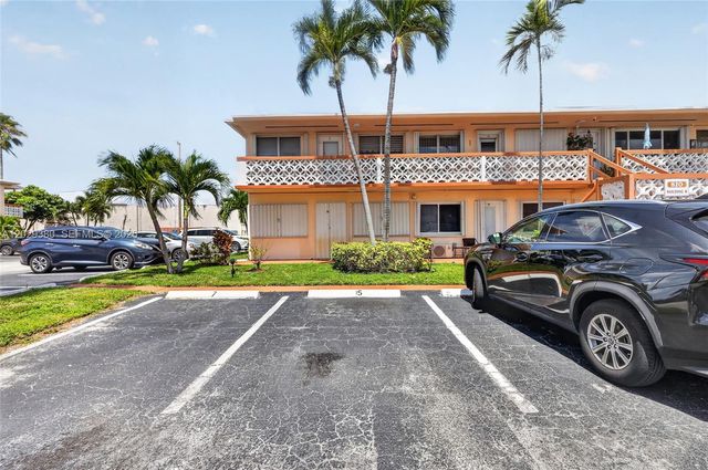 820 SW 11th Avenue 15B, Hallandale Beach, FL 33009