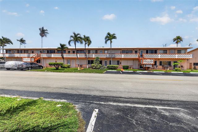 820 SW 11th Avenue 15B, Hallandale Beach, FL 33009