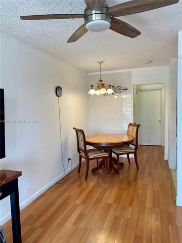 820 SW 11th Avenue 15B, Hallandale Beach, FL 33009