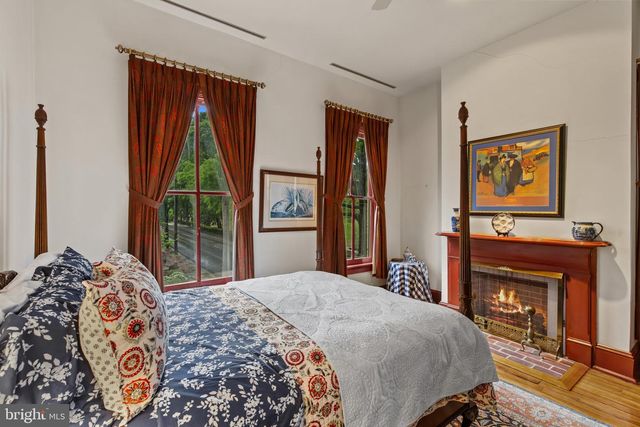 250 PRINCE GEORGE ST, Annapolis, MD 21401