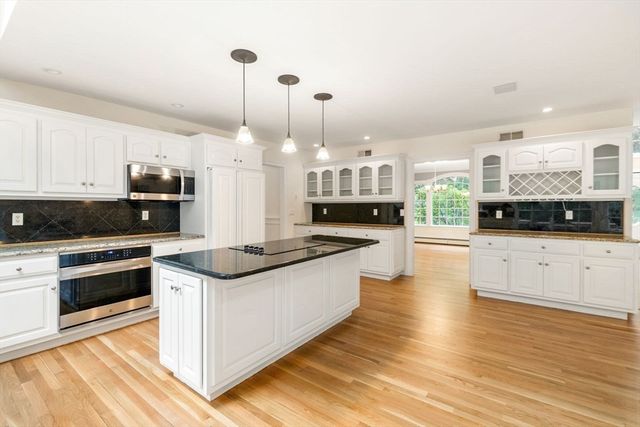 6 Old Harry Rd, Southborough, MA 01772
