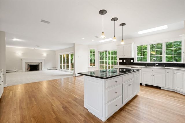 6 Old Harry Rd, Southborough, MA 01772