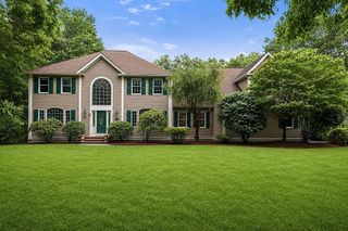 6 Old Harry Rd, Southborough, MA 01772