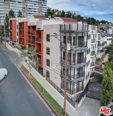 8788 Shoreham Drive 23, West Hollywood, CA 90069