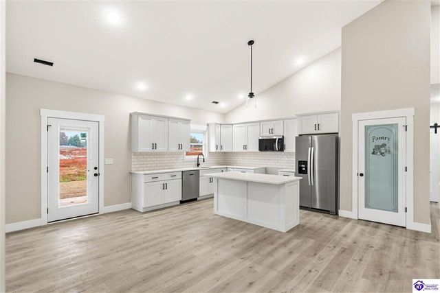 68 Betty Boyd Lane, Brandenburg, KY 40108